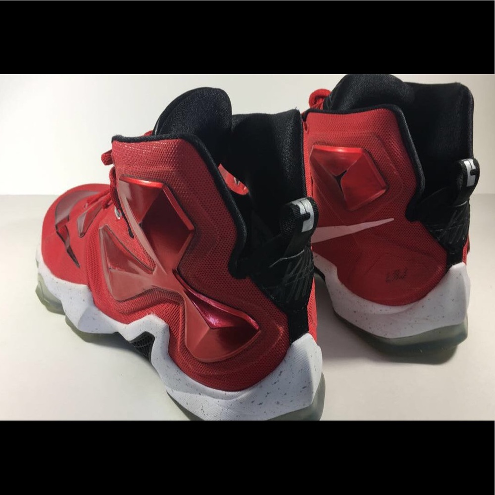 Lebron 13 University Red Men’s size 10.5 - Picture 4 of 7
